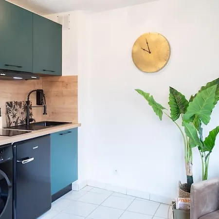 L44 1bdr Flat 10mins Walk To Port/balcon, Parking, Ac Appartement Nice