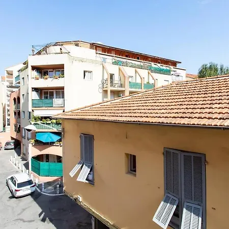 Apartment L44 1bdr Flat 10mins Walk To Port/balcon, Parking, Ac *
